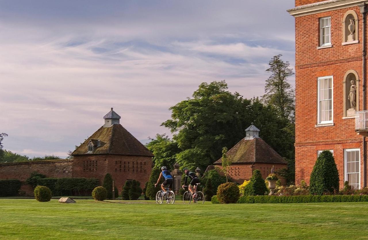 Four Seasons Hotel Hampshire Winchfield Exterior photo