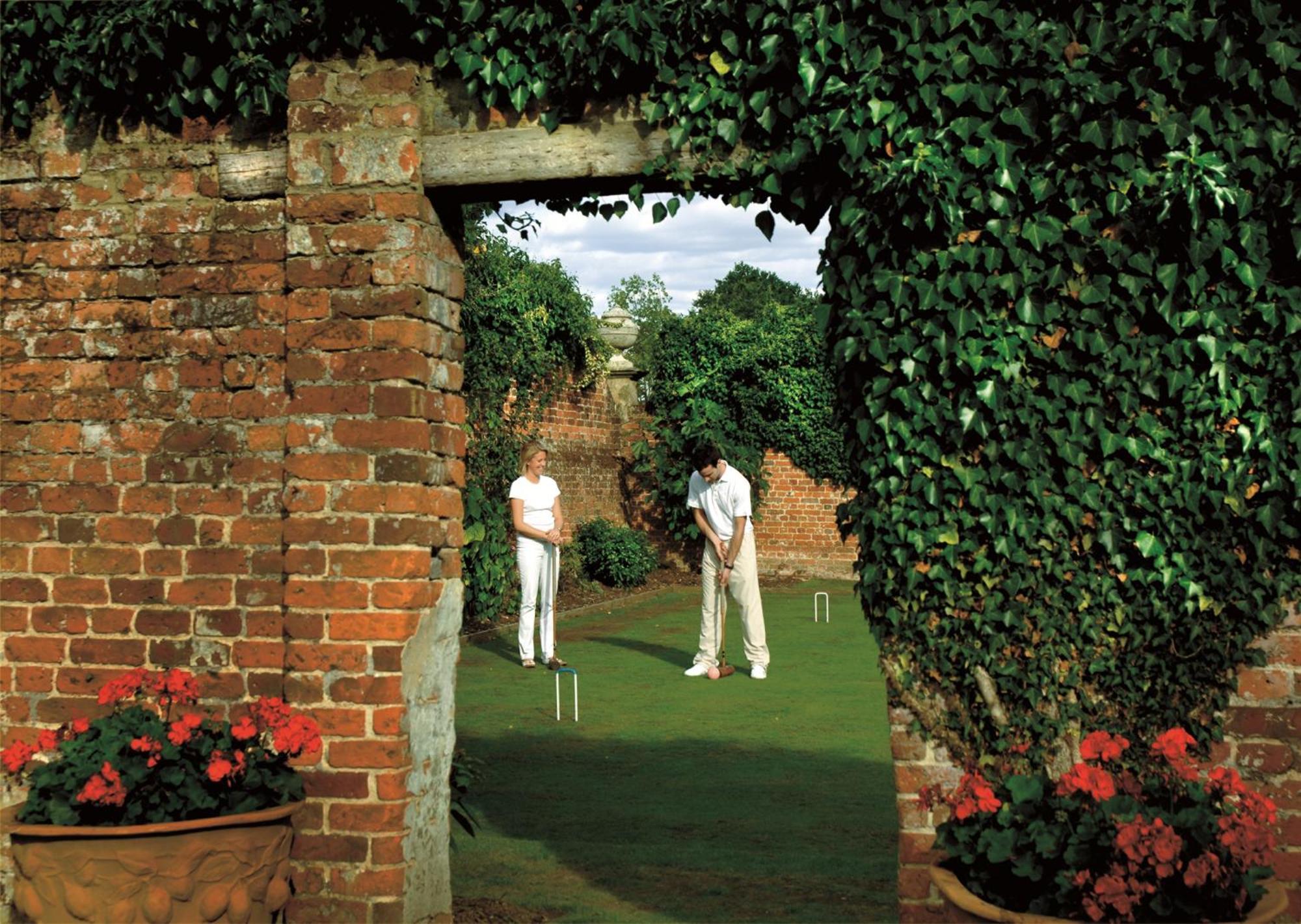 Four Seasons Hotel Hampshire Winchfield Exterior photo